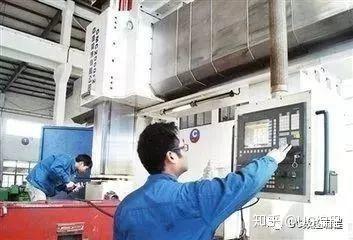 月薪近万仍留不住人 数控技术员的职业困境与‘技术转让’的诱惑